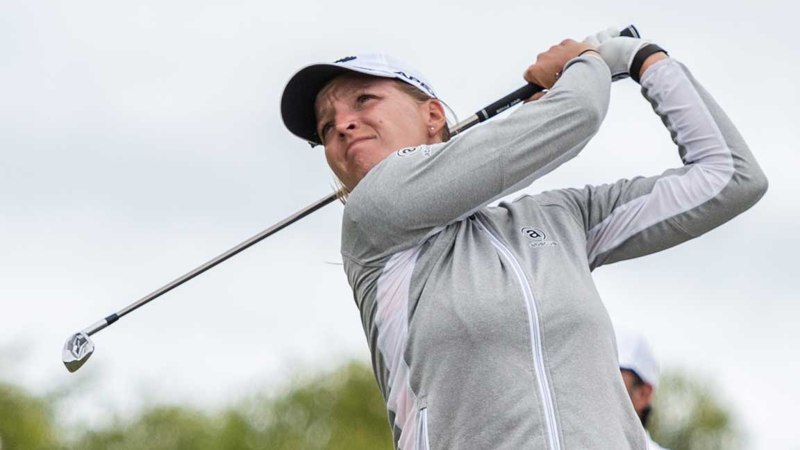 Perrine Delacour tees off at the 2020 ISPS Handa Women's Australian Open